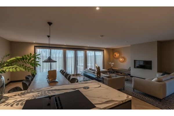 Woonkamer - Villa op Texel bij Krimbos Natuurgebied in De Cocksdorp (4)