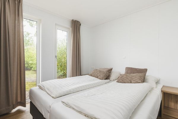 Slaapkamer - Chalet in Zuna bij de tennisbaan in Zuna (5)
