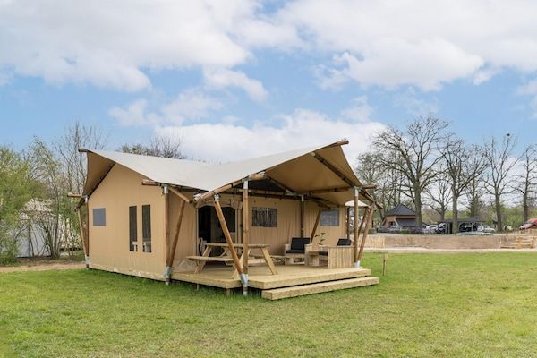 Buitenkant - Safaritent met zwembadtoegang in Zuna (2)