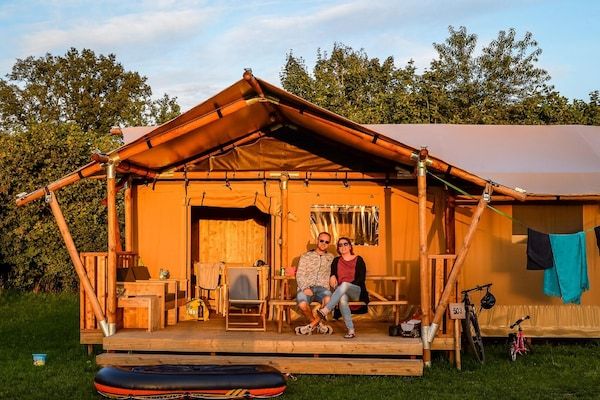 Buitenkant - Safaritent met zwembadtoegang in Zuna (1)