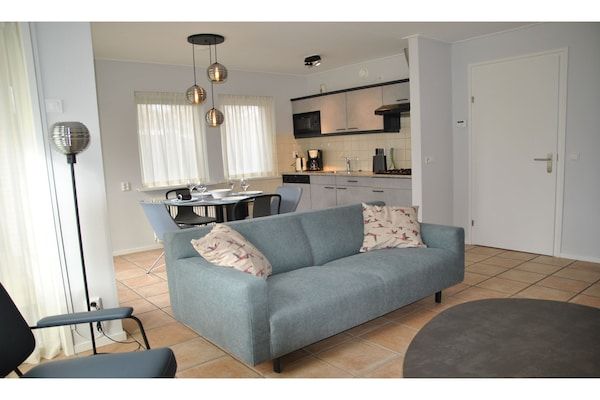 Woonkamer - Eilandvakantie met bubbelbad in De Koog Texel (3)