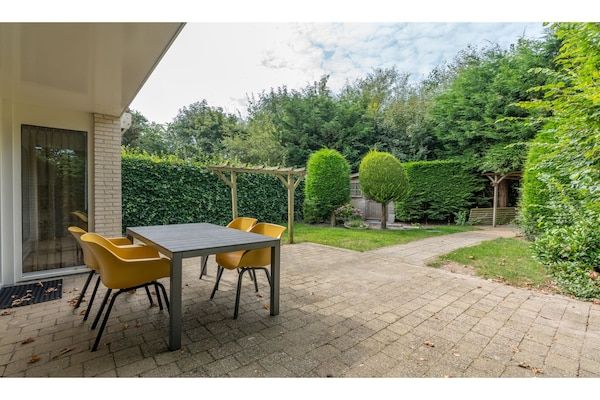 Terras - Eilandvakantie met bubbelbad in De Koog Texel (2)