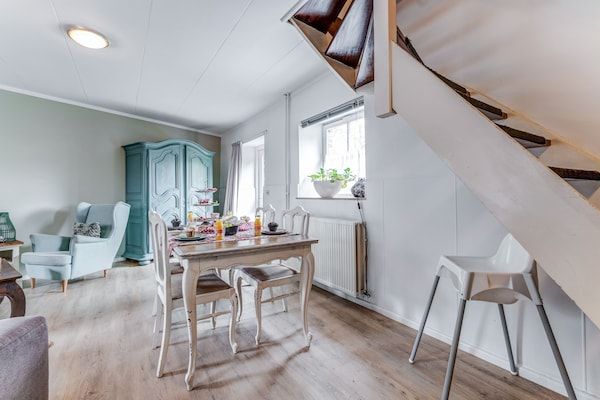 Eetkamer - Appartement in Ubachsberg bij Limburgse Heuvels in Ubachsberg (3)