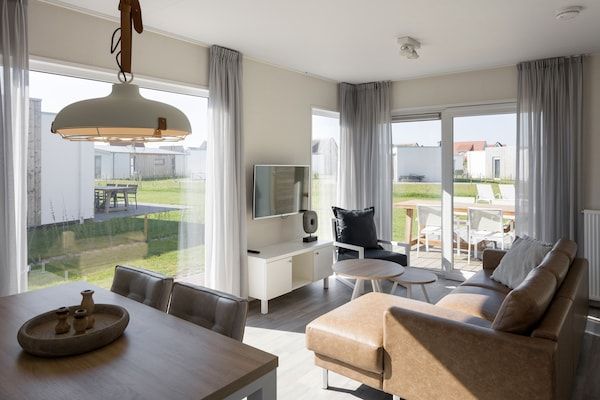 Woonkamer - Vakantiehuis in Nieuwvliet-Bad Beach Resort in Nieuwvliet-Bad (3)