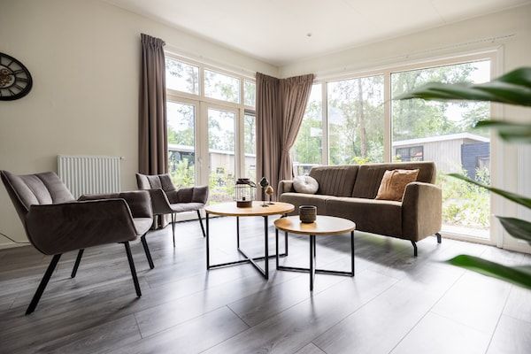 Woonkamer - Natuurontsnapping met tuin in Hoenderloo (2)