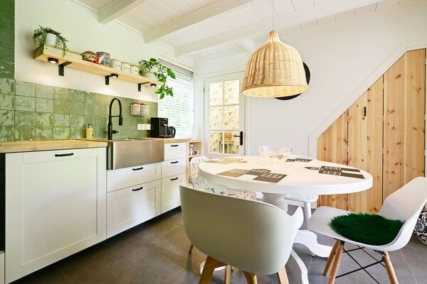 Keuken - Vakantiehuis in Reutum met Vijver en Paden in Reutum (3)