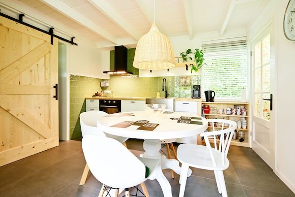 Keuken - Vakantiehuis in Reutum met Vijver en Paden in Reutum (5)