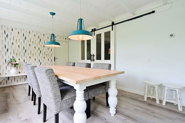 Eetkamer - Vakantiehuis in Reutum met Vijver en Paden in Reutum (2)