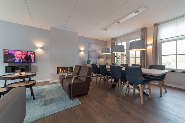Woonkamer - Vakantiehuis Colijnsplaat bij Strand in Colijnsplaat (5)