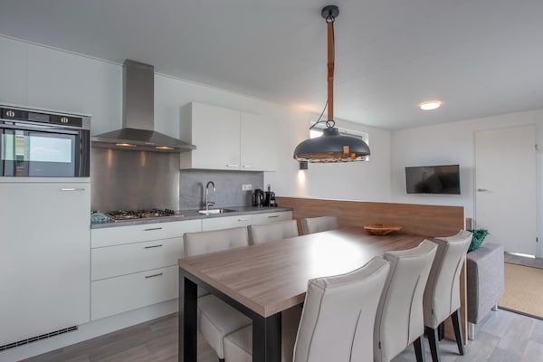 Keuken - Lodge in Nieuwvliet-Bad bij het Strand in Nieuwvliet-Bad (2)