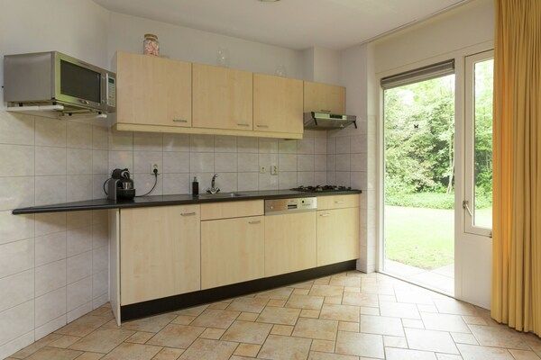 Keuken - Vakantiehuis bij Lemelerberg Natuurgebied in Overijssel (3)
