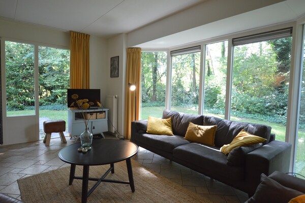 Woonkamer - Vakantiehuis bij Lemelerberg Natuurgebied in Overijssel (5)