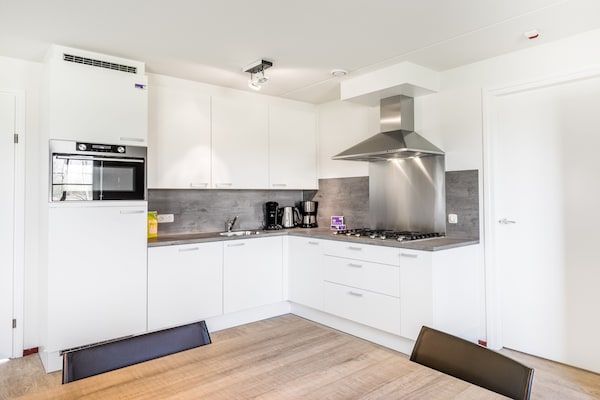 Keuken - Villa in Weerterbergen met privé sauna in Weert (5)