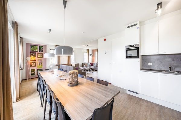 Eetkamer - Villa in Weerterbergen met privé sauna in Weert (4)