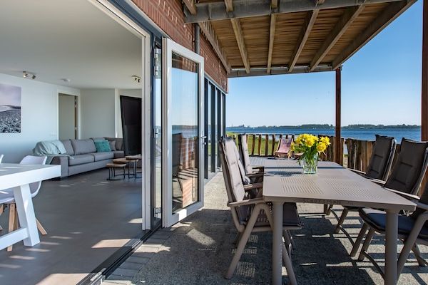 Terras - Appartement in Zeeland met eigen steiger in Kamperland (4)