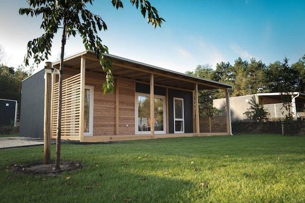 Buitenkant - Fijn chalet met 2 badkamers, gelegen bij de Ijssel in Olburgen (1)