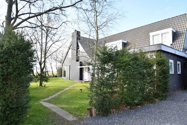 Buitenkant - Bergen Mountain Villa, tuin en zee in Bergen (5)