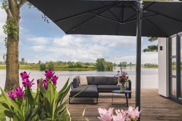 Uitzicht - Gezellige ontsnapping aan de rivier in Maurik (5)
