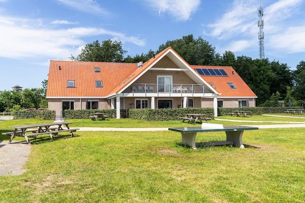 Buitenkant - Vakantiehuis in Nes bij Vleijen in Nes (1)