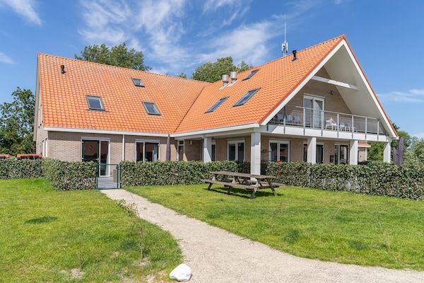 Buitenkant - Vakantiehuis in Nes bij Vleijen in Nes (2)