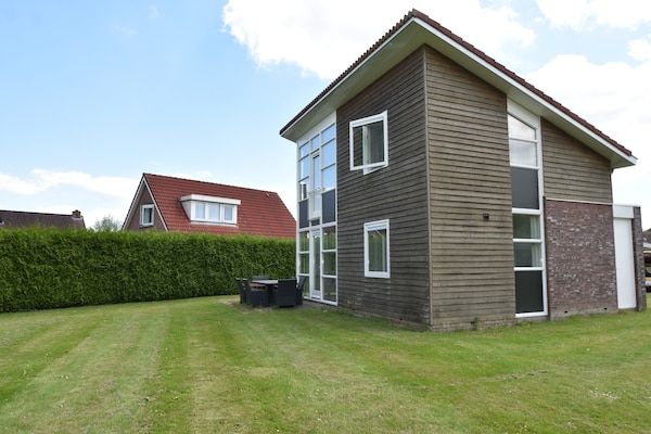 Buitenkant - Vakantiehuis in Flevoland met Zwembad in Zeewolde (1)