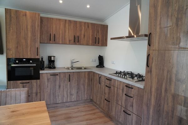 Keuken - Modern verblijf in de natuur in Hoenderloo (4)