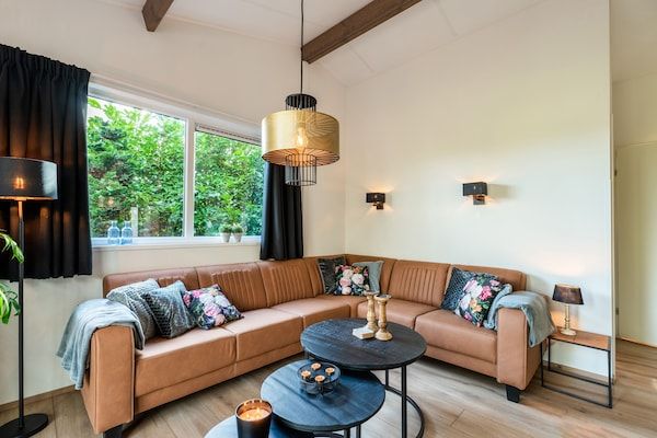 Woonkamer - Vakantiehuis in Hellendoorn bij bos in Hellendoorn (3)