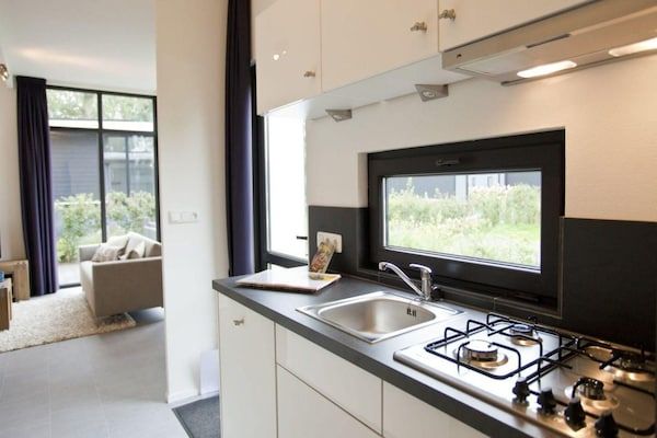 Keuken - Moderne vakantiewoning in Nieuwvliet in Nieuwvliet (5)