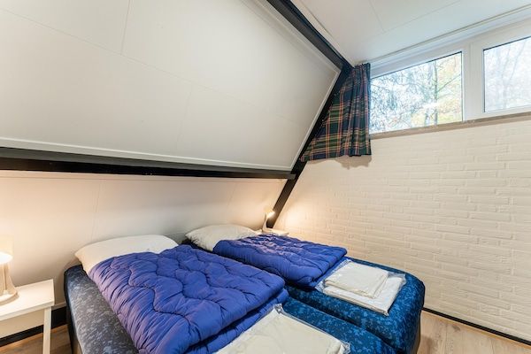 Slaapkamer - Vakantiehuis in Noord-Limburg in Stramproy (4)