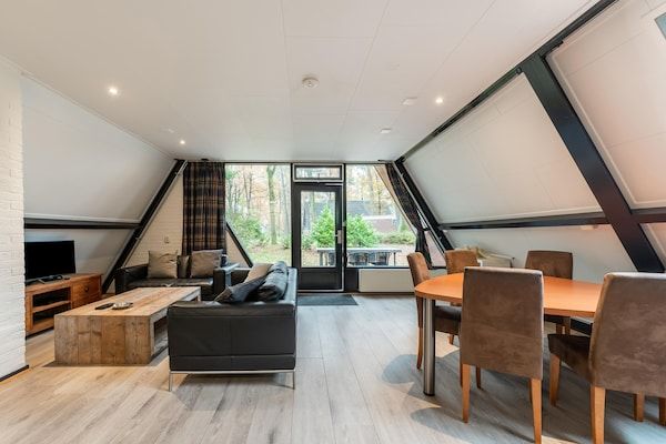 Woonkamer - Vakantiehuis in Noord-Limburg in Stramproy (1)