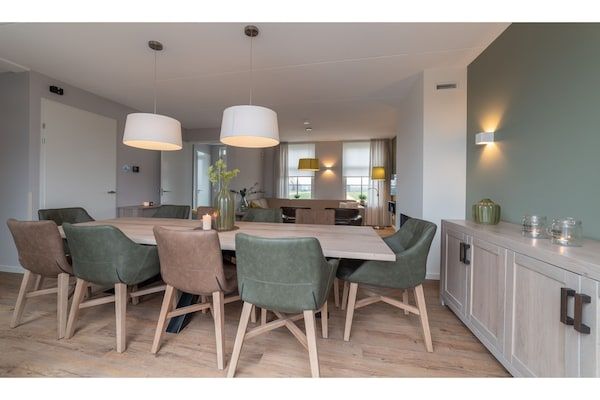 Eetkamer - Villa in Zeeland bij Schone Stranden in Colijnsplaat (3)