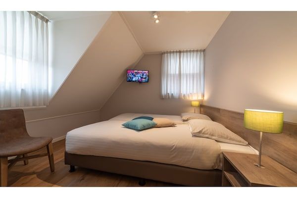 Slaapkamer - Villa in Zeeland bij Schone Stranden in Colijnsplaat (5)