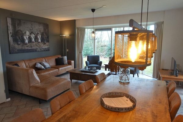 Woonkamer - Rustig vakantiehuis in Lemele in Lemele (2)