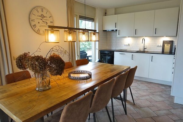Eetkamer - Rustig vakantiehuis in Lemele in Lemele (3)
