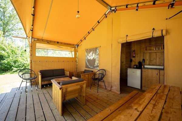 Terras - Comfortabel glampingverblijf in Borger (3)