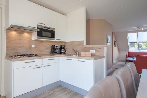 Keuken - Villa in Zeeland dicht bij het strand in Scharendijke (4)