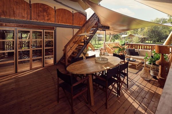Terras - Wolderwijd Lake Glamping Tent in Zeewolde (3)