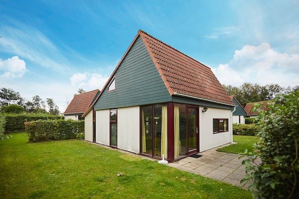 Buitenkant - Huisdiervriendelijke vakantie in Heinkenszand (5)