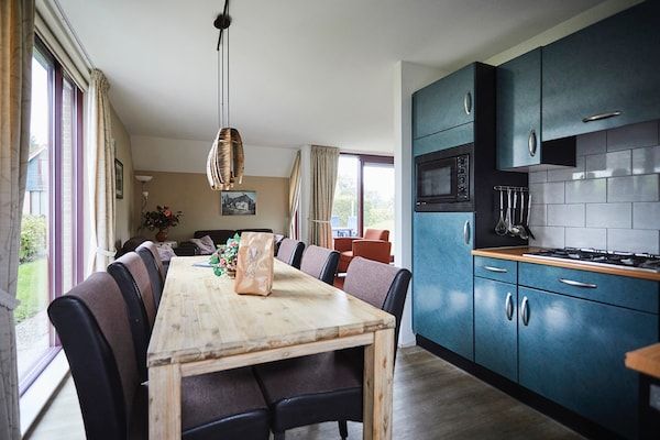 Keuken - Vakantiehuis in Zeeland met ruime tuin in Heinkenszand (3)