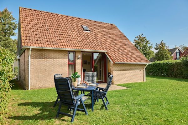 Buitenkant - Vakantiehuis in Zeeland met Sauna in Heinkenszand (1)