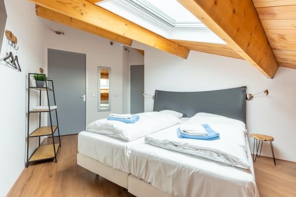 Slaapkamer - Vakantiehuis in bosrijke omgeving met terras in Goirle (5)