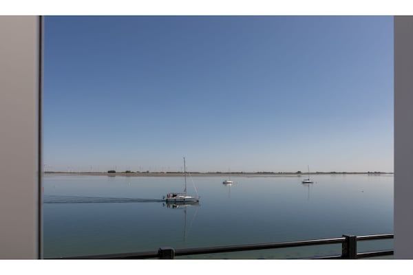 Uitzicht - Appartement Sint Annaland met Havenzicht in St. Annaland (4)