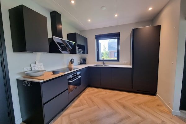 Keuken - Watervilla in Balk met Privé Steiger in Balk (3)