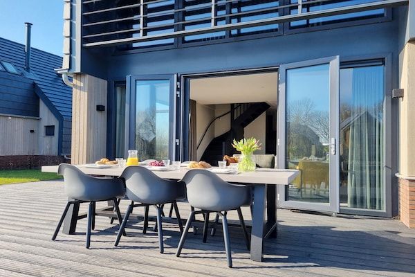Terras - Watervilla in Balk bij Friese Meren in Balk (3)