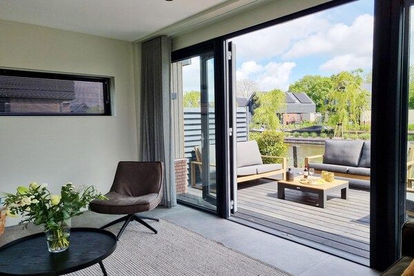 Terras - Privé-aanlegsteiger + modern comfort in Balk (3)