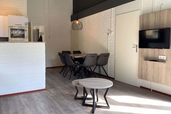 Keuken - Bungalow in Weert met Privé Steiger in Weert (5)