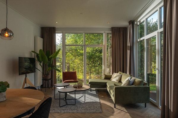 Woonkamer - Vakantiehuis met charmante veranda in Zuna (2)