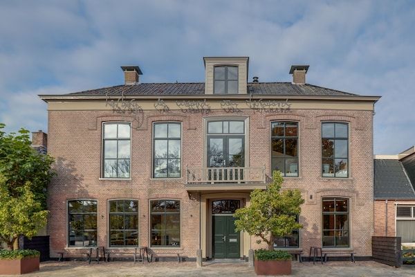 Buitenkant - Herberg in Ternaard bij UNESCO Erfgoed in Ternaard (1)
