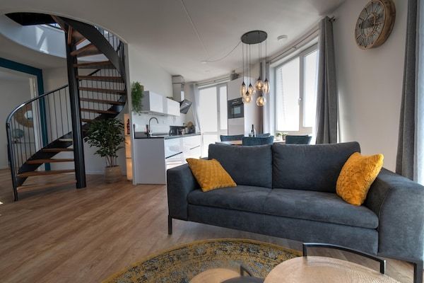 Woonkamer - Appartement Scherpenisse bij Oosterschelde in Scherpenisse (2)