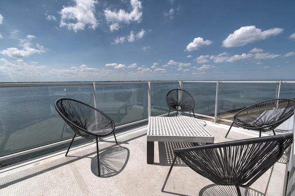 Terras - Appartement Scherpenisse bij Oosterschelde in Scherpenisse (1)